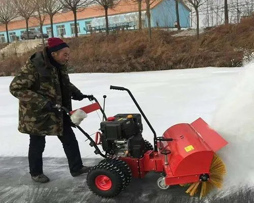 開展關於掃雪機的“三查三練”活動